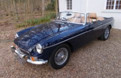 MGB Roadster 1972 Professional Restoration, power steering (LLW285K)