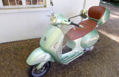 Vespa Granturismo GT 200 only 1,900 miles from new (LF04DLD)