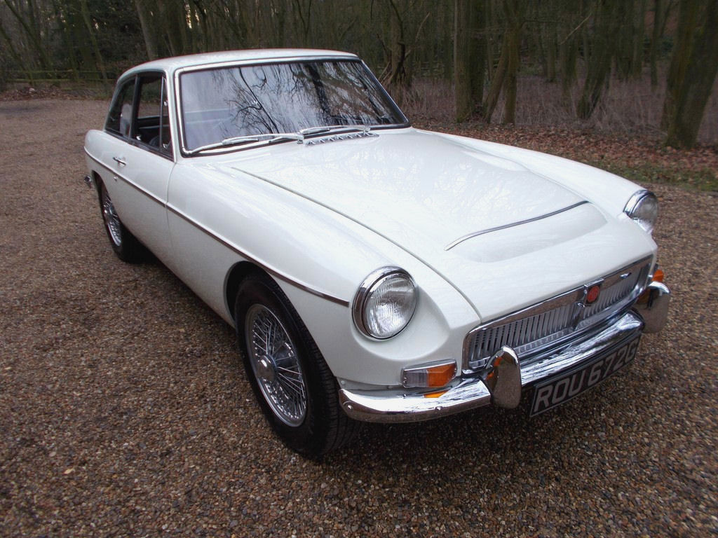 MGC GT 1969 Comprehensive Restoration (ROU672G)