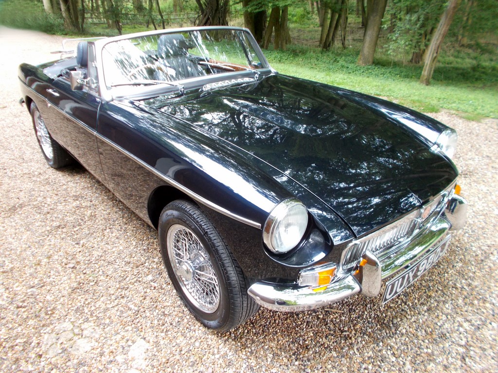 MGB Roadster V8 Heritage Shell Rebuild (UUX980J)