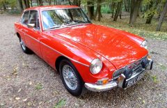 MG BGT 1970 Older Restoration (RKV46H)