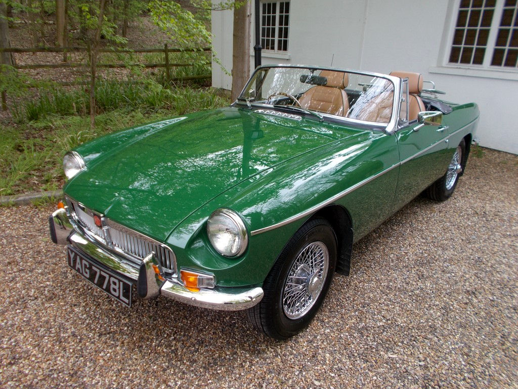 MGB Roadster 1972 Heritage Shell Rebuild (YAG778L)