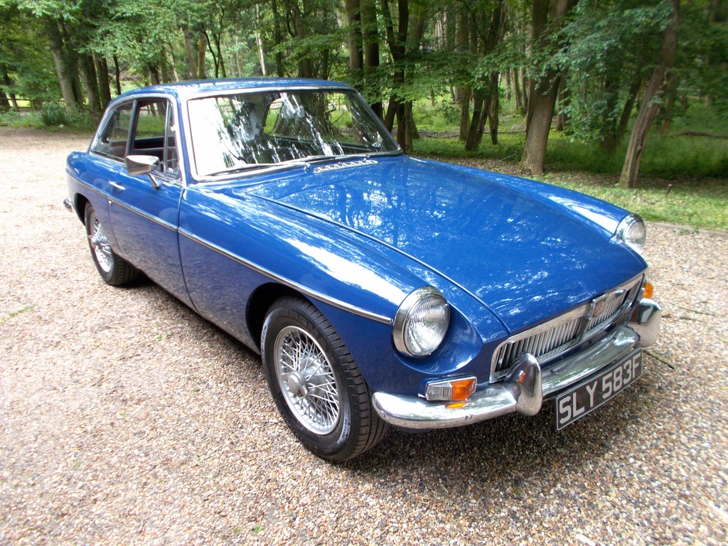 MG BGT 1967 Older Restored (SLY583F)