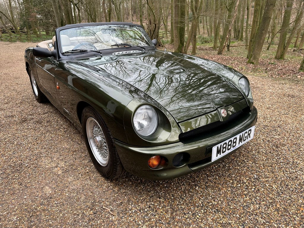 MG RV8 1995 Low Mileage, Power Steering (M888MGR)