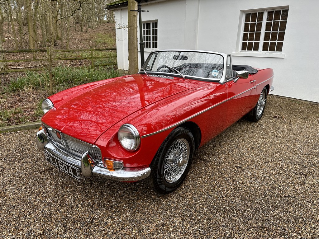 MGB Roadster 1971 Heritage Shell Rebuild (PXJ604J)